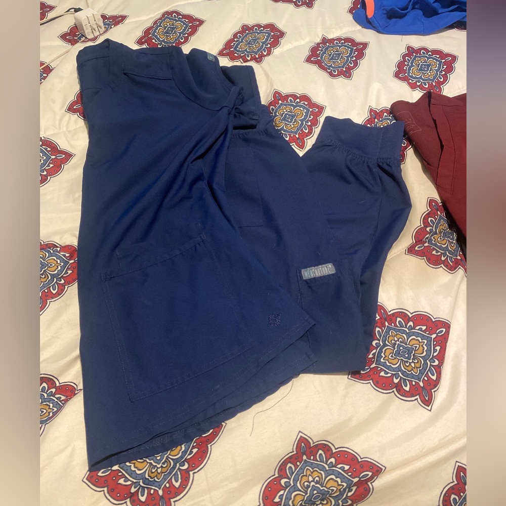 Med couture scrubs small